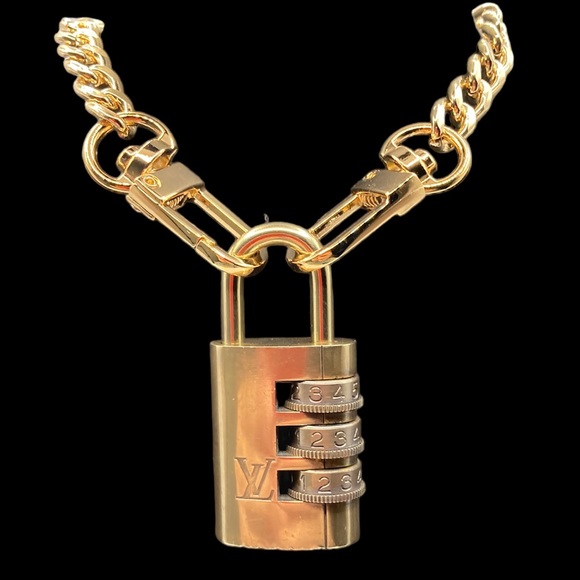 VUITTON-Extremely Rare Vintage Dial Padlock with Combination. - Picture 4 of 8